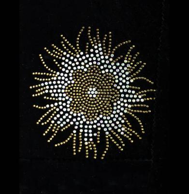 China Hot Sale Custom Fix Flatback Flower Design Hot Rhinestone Transfer For Garment for sale