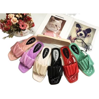 China PVC-Servo-Control-Ladies Fashion Trend Fashion Ladies Slippers Sandals Summer Crystal Slippers For Women for sale