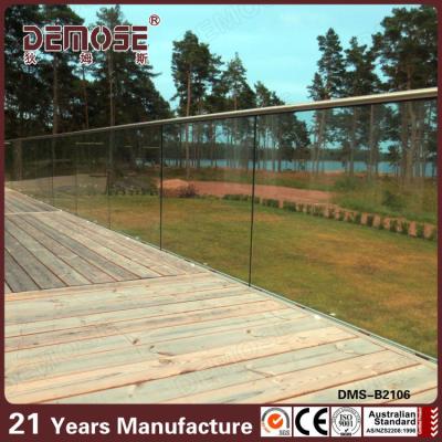 China Heat-tempered glass ; ss304 / 316 glass panels for decks balcony fencing stainless glass from Poland for sale