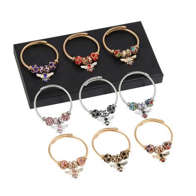 China New Fashion Gold Diy Bee Creative Cool Woman Adjustable Bracelet Luxury Rhinestone Small Pendant Jewelry for sale