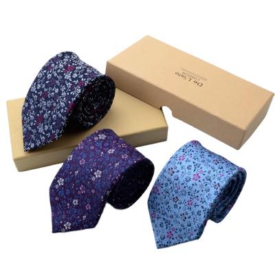 China 100% OEM 100% Handmade Custom Silk Printed Floral Tie Man Formal Business Tie Sets for sale