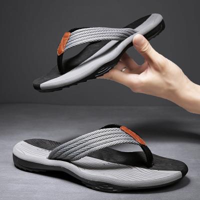 China Summer 2022 New Border Men's Anti-slippery Flip Flops Men's Sandals Beach Korean Trend Wear Non-slip Flip Flops Men for sale