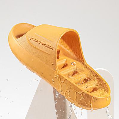 China Women's anti-skid slippers outdoor clothing clog in summer bathroom bath slippers lovers guests disjointed home slippers wholesale for sale