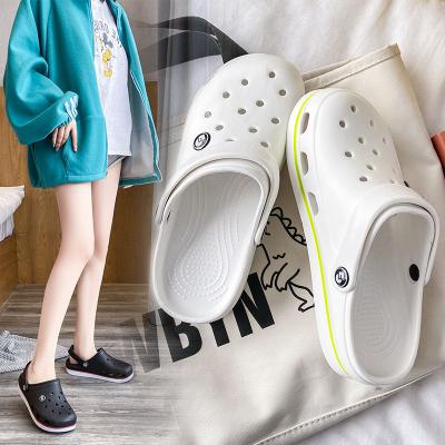 China 2022 Cute Men Anti-skid Beach Shoes Sandals New Hole Shoes Korean Lovers Women's Clothing Non-slip for sale