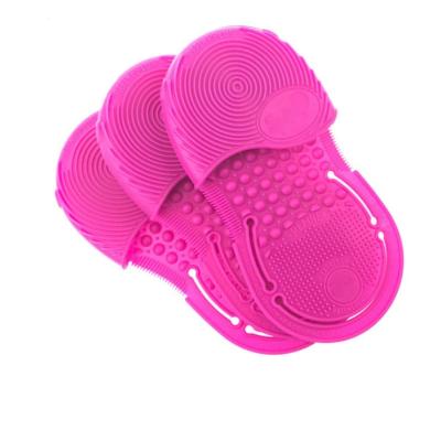 China Beauty Care Makeup Tools 2021 New Red Silicone Makeup Brush Cleansing Pad Portable Custom Wholesale Private Label Makeup Brush Pad for sale