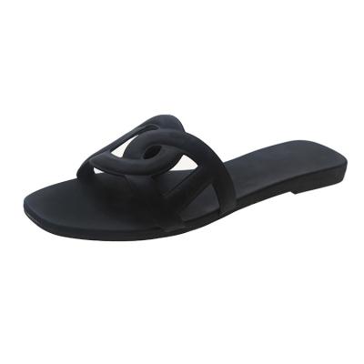 China Fashion Trend Women Summer Jelly Sandals Outer Wear Beach Flat Slide Slippers Plastic Sandals For Ladies for sale