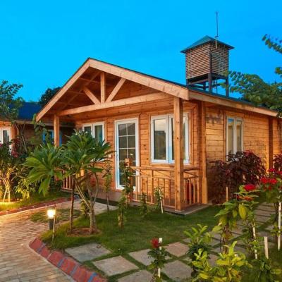 China modern customizable prefab wooden cabin/prefab wooden house/prefab villa for resorts hotel apartment for sale