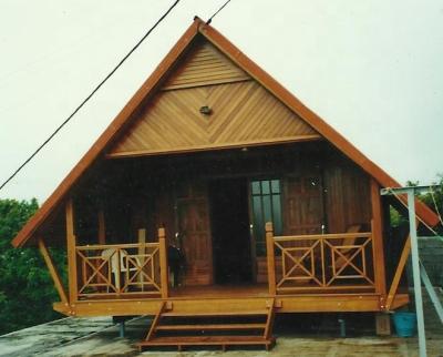 China Faster parking goods of prefab wooden cabin/prefab wooden house/prefab bungalow for island resorts villa for sale