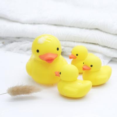 China Fabrica de silicona personalizada ODM OEM juguetes de baño para bebés PVC libre de BPA libre de material seguro 100% juguetes de pato de silicona en venta