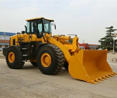 China 3.3m3 Bucket Earth Excavation Machine , 6 Ton Compact Wheel Loader Machine for sale