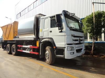 China Straßenunterhaltungs-LKW Howo 10 Wheelr 7-10 CBM, flüssiger Asphalt-Lieferwagen zu verkaufen