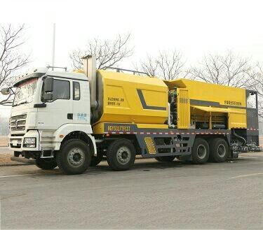 China Zware van de het Materiaalspaander van de Asfaltbouw de Verbindingsvrachtwagen 3800mm Spra-Breedte ZZ1317N4647C Te koop