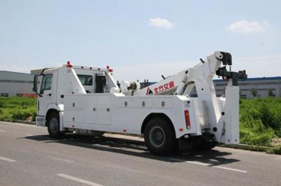 China 12 Wheels Heavy Duty Tow Truck , 30 Ton Emergency Tow Truck 336HP ZZ1317N4667C for sale