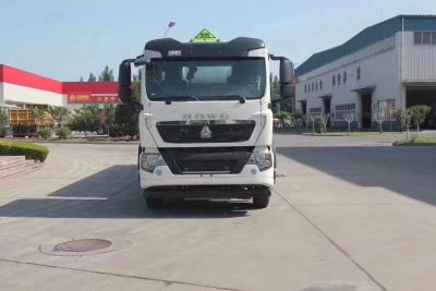 Cina Camion chimico pericoloso del trasportatore con HW76 l'euro 2 della cabina ZZ1317N4667W 8X4 in vendita