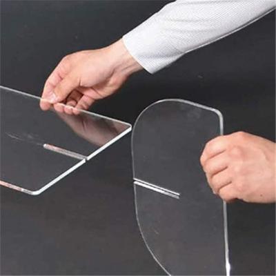 China Clear Service Counter Desk Display Plexiglass Separator Divider Perspex Molded Plastic Protective Acrylic Sneeze Guards For Pharmacy for sale