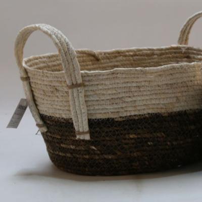 China Stocked Can Assemblies With Other Products Woven Fruit Basket Straw Baskets Pantry Basket Storage Basket for sale