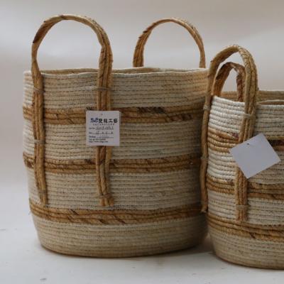 China Straw Weaving Storage Basket Food Convenient Basket Logistics Portable Woven Basket for sale