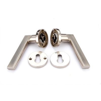 China Modern Minimalist Zinc Alloy Wooden Interior Door Handles Door Handles New Design Door Handles for sale