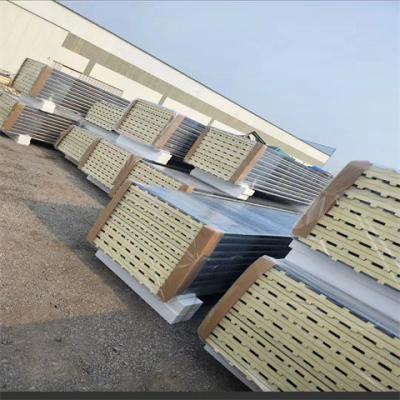 China Customizable PU Sandwich Roof Panel For Sustainable And Fireproof Buildings for sale