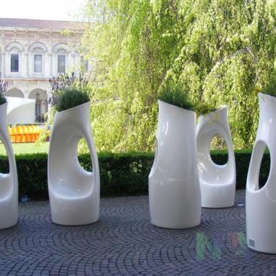 China ISO9001 Durable NPA 2022 Tall Terracotta Planter Extra Large Outdoor Planters Cheap Vases Flower Planters for sale