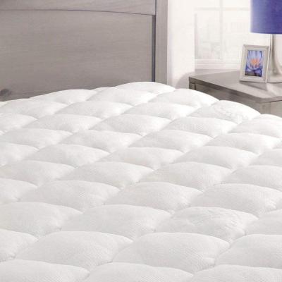 China Washable Mattress Topper Bed Topper Quilted Polyester Mattress Topper Anti Dust Mites Polyester Mattress Topper for sale