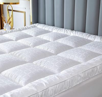 China Luxury Mattress Topper Pad Topper Customized Down Washable Feather Anti Dust Mites Single Bed Mattress for sale