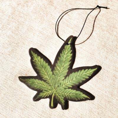 China Car Air Freshing Leaf Shape Car Perfume Paper Pendant, Car Air Freshener Perfume, Lasting Fragrance for sale