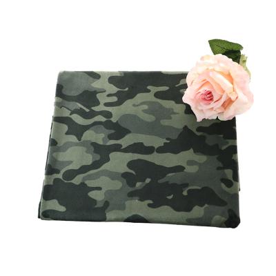 Chine Le camouflage a imprimé le tissu mou superbe latéral simple 250gsm 288F à vendre