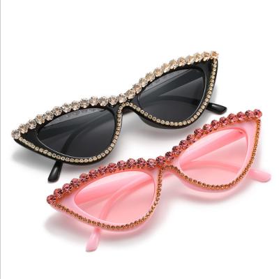 China Women Bling Diamond Cat Eye Shade Sunglasses Luxury Glass Eyewear Kenbo 2020 Newest Fashion Sun Glasses for sale