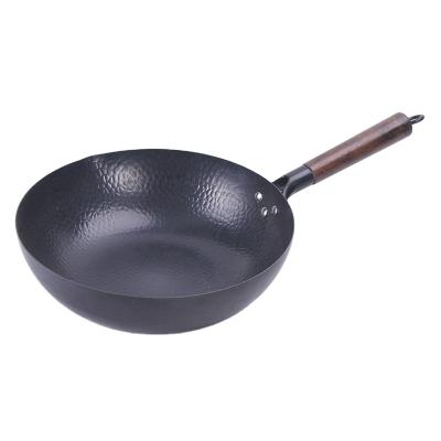 China Viable Fish Scale Pan Uncoated Chinese Japanese Iron Shape Authentic Hand Hammered Wok Pan Pot With Detachable Wooden Handle for sale