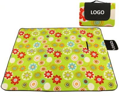 China Foldable Picnic Mat Folding Camping Sleeping Mat Moisture Proof Green Fleece for sale