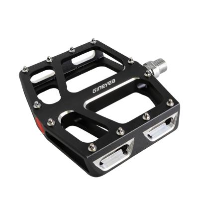 China Aluminum Alloy Bicycle Pedal Multicolor Outdoor Gear Pedal 130*120*40MM for sale