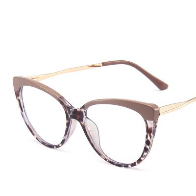 China Fashionable Cat's Eye Frame Contrast Blue Light Resistant Glasses Tr90 Metal Spring Leg Flat Light Retro Cat Eye Frame Women Metal Glasses Frame for sale