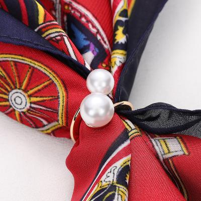 China F13 ALLOY Chic new hot sale large and small fashionable Korean simple metal bead crossed scarf clip buckle women jewelry for sale