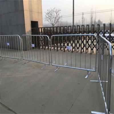 China Easily Assembled Portable Traffic Black Retractable Crowd Control Metal Post Barrier Barrier Boards Rack For Restaurant Hotel for sale