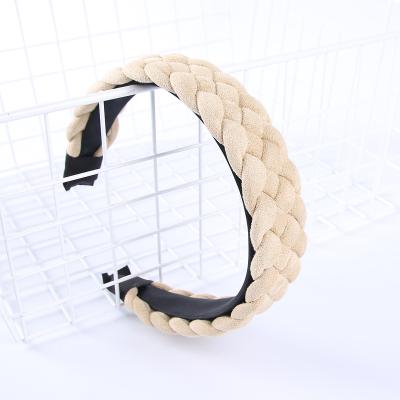 China Velvet soft simple triangle buckskin circle hair style wide side pressed hair flat women's hair accessories for sale