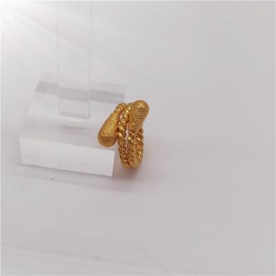 China CLASSIC Personalized Design Twisted Rotating Gold Plated Ring Women's Gift Gold Ring for sale