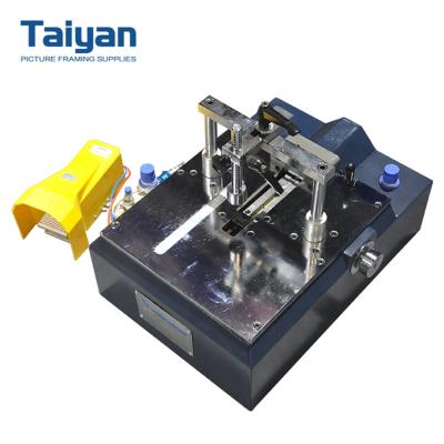 China Easy Opreation TS-J20 820 Pneumatic Nailing Machine Frame Joint Frame Machine Frame Molding Underpinner for sale