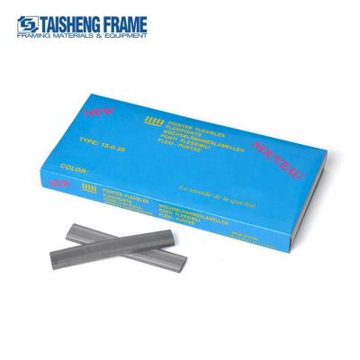 China Hot Selling TS-D39 810 White Picture Frame Spikes Flexible Nails Picture Frame Hardware For Exhibition Hall for sale