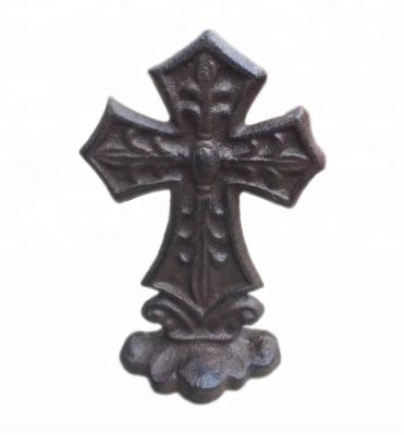 China Western Style Rustic Metal Cast Iron Standing Cross For Home Decoration for sale