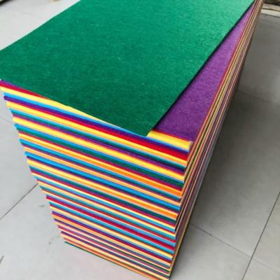 China Antistatic Hard Wool Felt Colors 2mm Thick 1mm 1.5mm Felt Roll Craft for sale