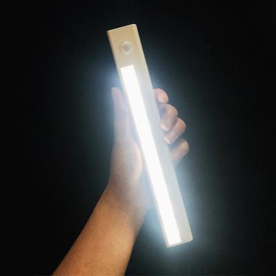 China Modern Wholesale Tube / Strip Shaped Human Motion Detected LED Under Cabinet Light Motion Sensor for sale