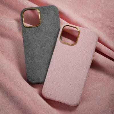 China Luxury Shockproof Winter Plush Fur Mobile Phone Case Cover For Iphone 11 12 13 pro Max Suede Fluffy Protective Phone Cases for sale