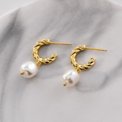 China Vintage Hot Sell Fashion 925 Sterling Silver Gold Plated Baroque Freshwater Pearl Twist Earrings for sale