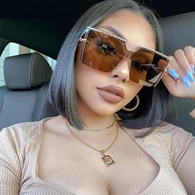 China Hot Sale Fashion Ladies Sunglasses Uv400 Metal Gradient Shading Ocean Party Sunglasses for sale