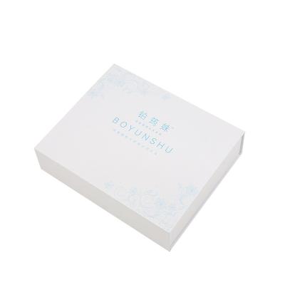 China Magnetic Gift Envelope Factory Price Flip Cover Paper Box Flip Closure Top Skin Care Gift Box for sale