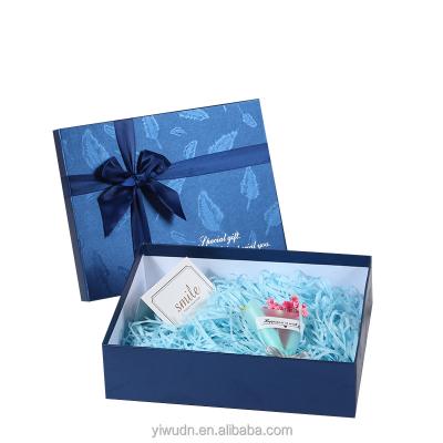 China Unique Premium Manufacturing Recyclable Large Gift Boxes For Apparel Packaging Custom Logo for sale