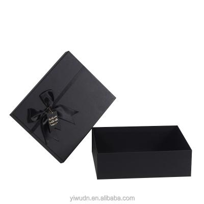 China Recyclable Customize Package Personalized Gift Box For Men Apparel And Mugs As Well As Candle for sale