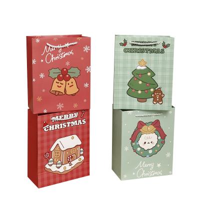 China Hot Feature 2022 New Sale Christmas Gift Bag Candy White Christmas Tree Gift Bags for sale