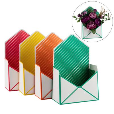 China Recyclable Wrap Flower Boxes Bouquet Gift Box Hand Holds Folding Floral Bouquet Candy Paper Box Flower Paper Holder Romantic Decor for sale